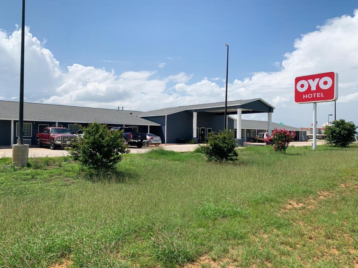 Oyo Hotel Pearsall I-35 West Kültér fotó