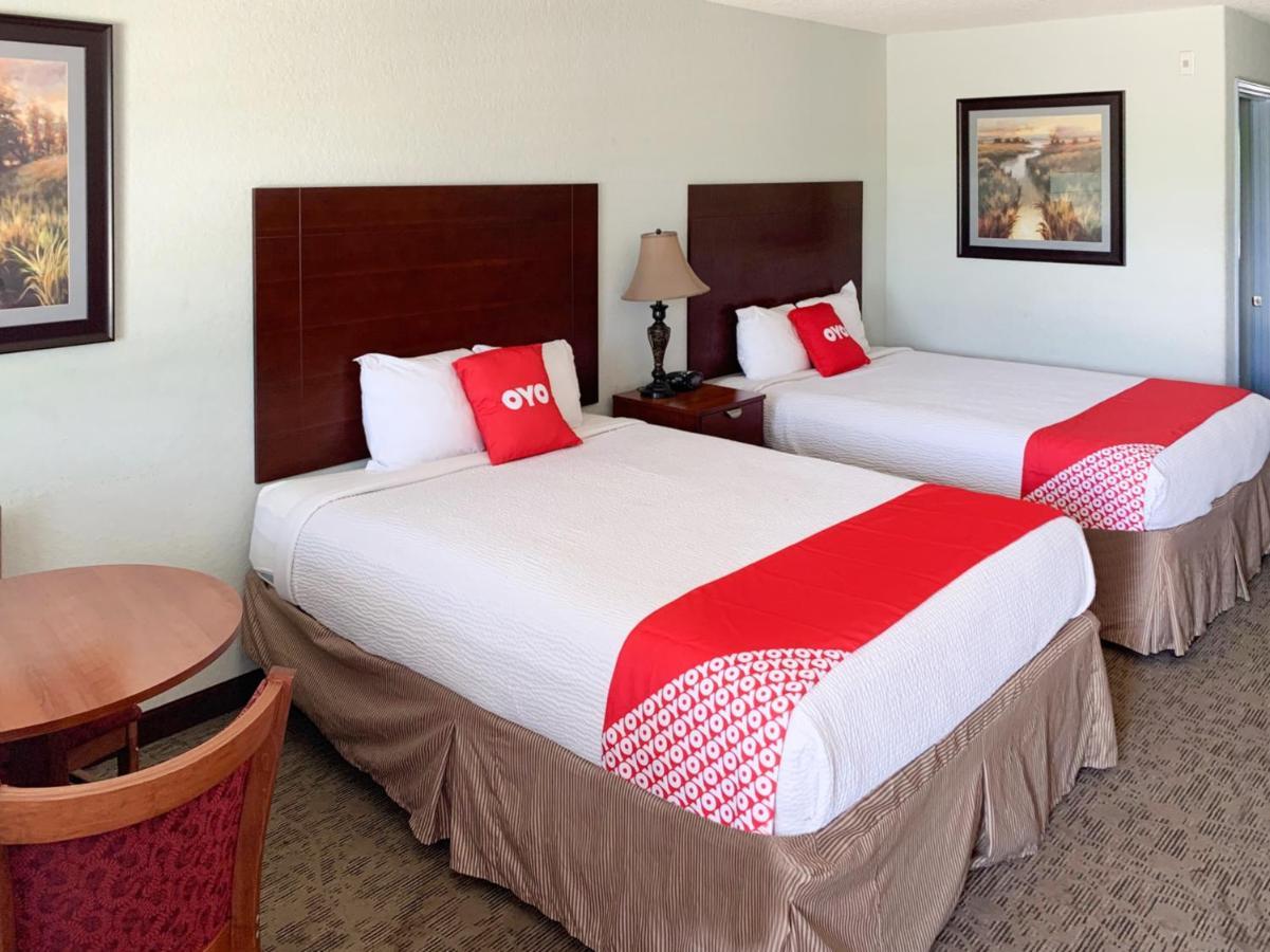 Oyo Hotel Pearsall I-35 West Kültér fotó