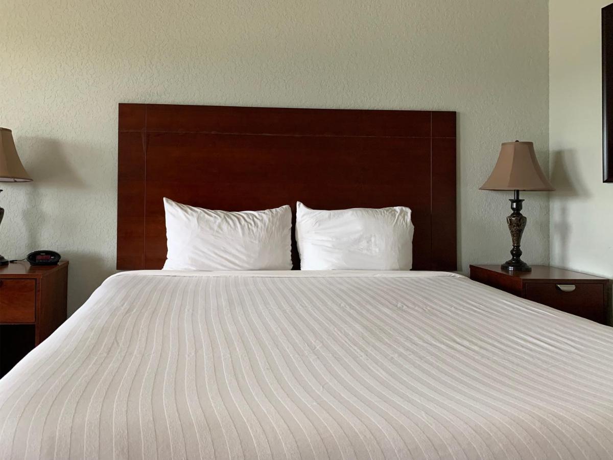 Oyo Hotel Pearsall I-35 West Kültér fotó