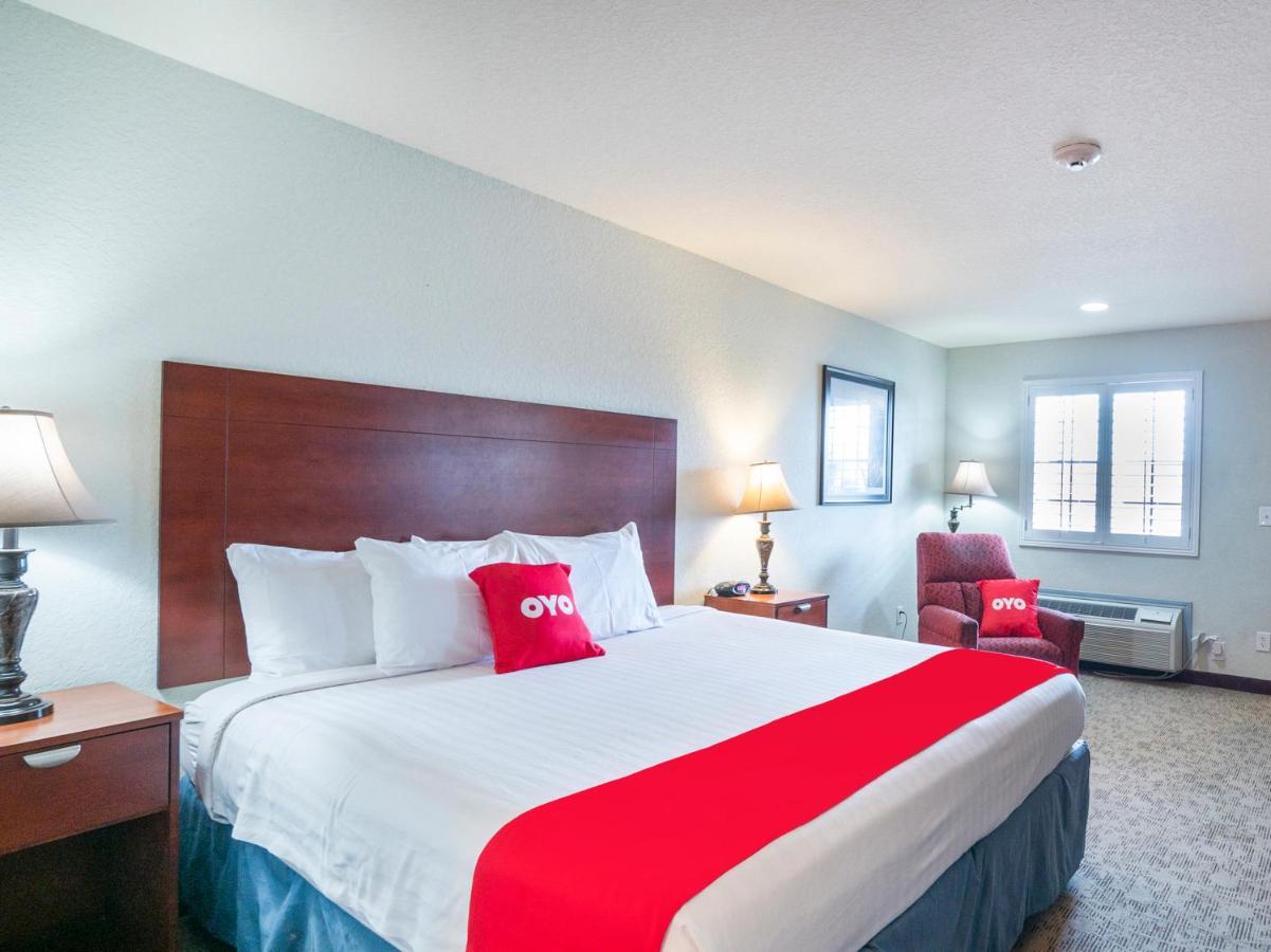 Oyo Hotel Pearsall I-35 West Kültér fotó